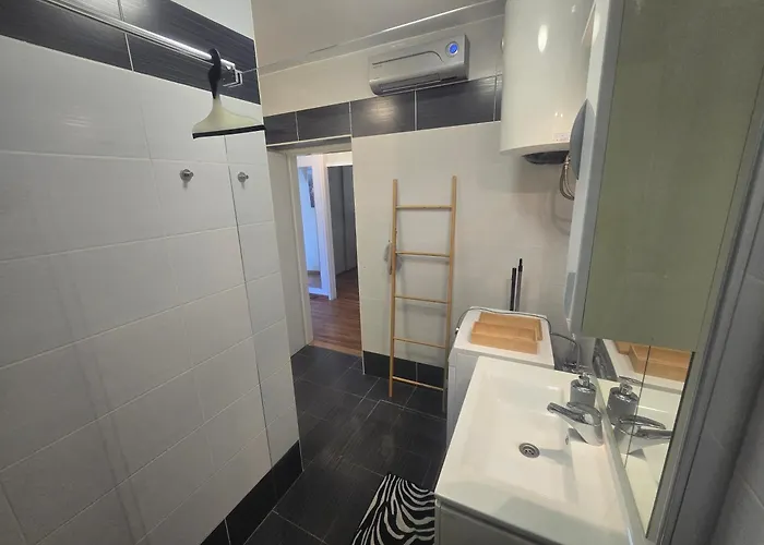 Isola Escape Изола